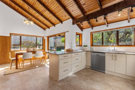 Photo of property in 5 Totara Grove, Hillcrest, Auckland, 0627