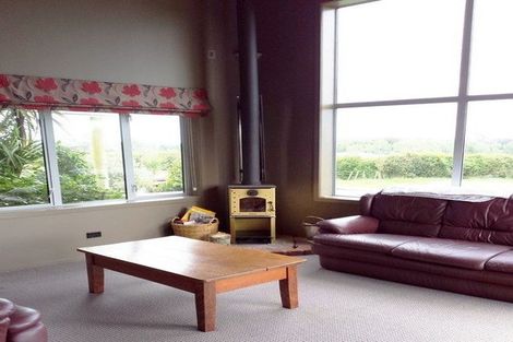 Photo of property in 643 Manutahi Road, Lepperton, New Plymouth, 4373