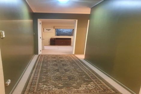 Photo of property in 10 Longbush Road, Te Atatu Peninsula, Auckland, 0610