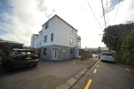 Photo of property in 2u1 Hood Street, Mount Victoria, Wellington, 6011