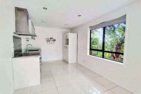 Photo of property in 61 Fernhill Way, Oteha, Auckland, 0632
