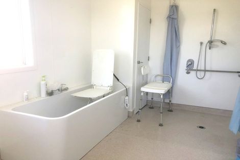 Photo of property in 6 Church Street, Waipawa, 4210