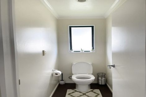 Photo of property in 38 Hewlett Road, Massey, Auckland, 0614