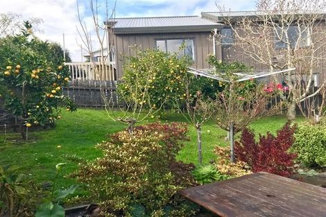 Photo of property in 28 Pahi Place, West Harbour, Auckland, 0618