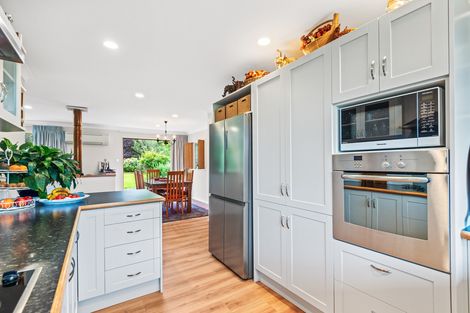 Photo of property in 16 Woodside Road, Woodside, Outram, 9073