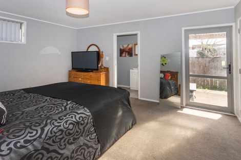 Photo of property in 10 Mcshane Street, Pukekohe, 2120