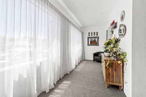 Photo of property in Devonport Apartments, 21/127 Saint Aubyn Street, New Plymouth, 4310