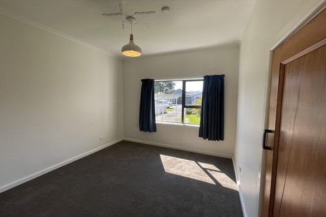 Photo of property in 8 Birdwood Road, Waterloo, Lower Hutt, 5011