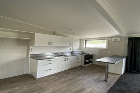 Photo of property in 21f9 Collins Avenue, Tawa, Wellington, 5028