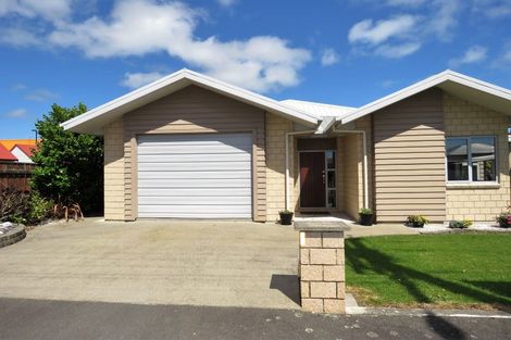 Photo of property in 30 Russell Street, Westport, 7825