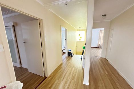 Photo of property in 204 Edmonton Road, Te Atatu South, Auckland, 0610