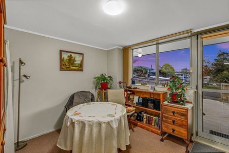 Photo of property in 3 Lowtherhurst Road, Massey, Auckland, 0614