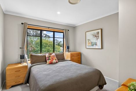 Photo of property in 16 Awarua Crescent, Havelock North, 4130