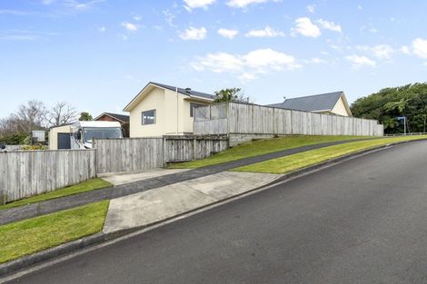 Photo of property in 64 Branch Road, Highlands Park, New Plymouth, 4312