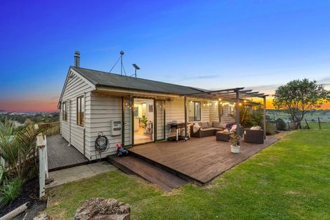 Photo of property in 211 Whitehills Road, Waitoki, Silverdale, 0994