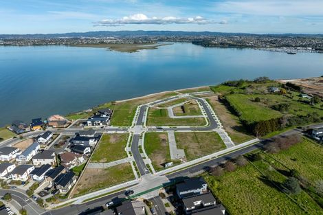 Photo of property in 25 Harbourside Parade, Hobsonville, 0616