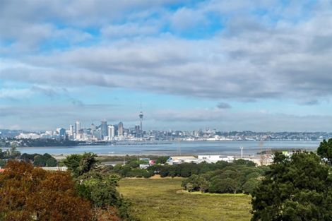 Photo of property in Frank Sargeson Apts, 406/80 Anzac Street, Takapuna, Auckland, 0622