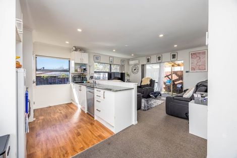 Photo of property in 42 Luanda Drive, Ranui, Auckland, 0612