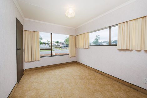 Photo of property in 2 Hillcrest Drive, Kelvin Grove, Palmerston North, 4414