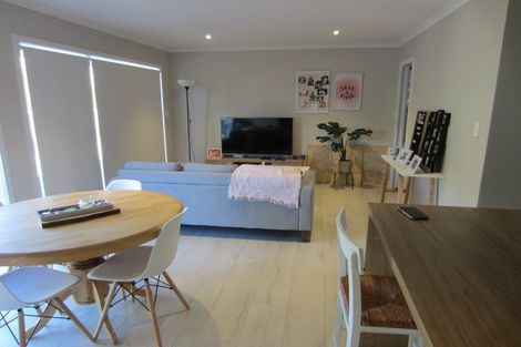 Photo of property in 20 Ridgeview Close, Red Beach, 0932