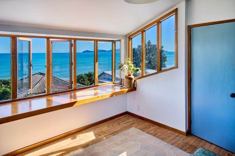Photo of property in 21 Wellington Road, Paekakariki, 5034