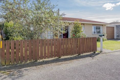 Photo of property in 16a Mako Mako Road, Levin, 5510