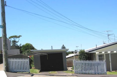 Photo of property in 3/9 East Coast Road, Milford, Auckland, 0620