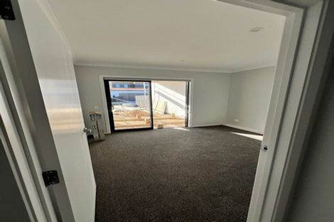Photo of property in 6 Atutahi Lane, Papamoa Beach, 3118