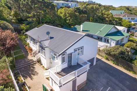 Photo of property in 16 Ranui Crescent, Khandallah, Wellington, 6035