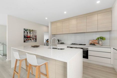 Photo of property in 98 Godfrey Drive, Orewa, 0931