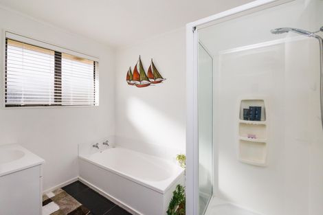 Photo of property in 55 Meridian Grove, Kelvin Grove, Palmerston North, 4414
