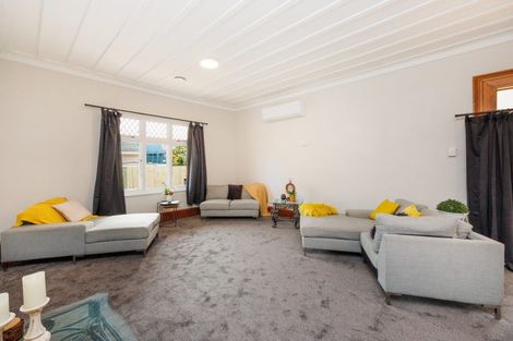 Photo of property in 972 Tremaine Avenue, Roslyn, Palmerston North, 4414