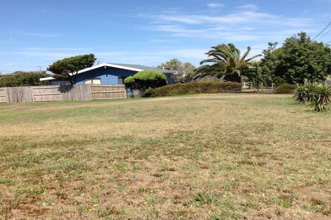 Photo of property in 11 Costello Crescent, Pukehina, Te Puke, 3189