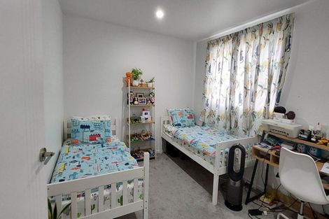 Photo of property in 19b Poruru Close, Papakura, 2110