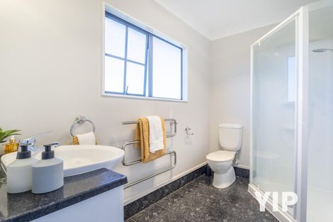 Photo of property in 17 Claverton Grove, Churton Park, Wellington, 6037