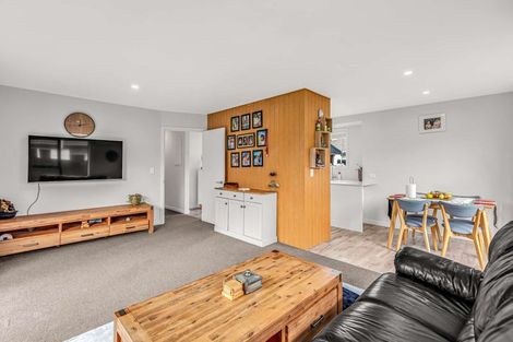 Photo of property in 2/49 Shannon Place, Belfast, Christchurch, 8051