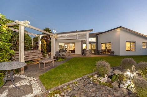 Photo of property in 5 Hana Udy Place, Paraparaumu Beach, Paraparaumu, 5032