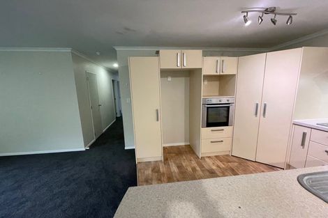 Photo of property in 5b Simons Street, Moturoa, New Plymouth, 4310