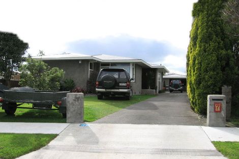 Photo of property in 7 Droylsden Place, Palmerston North, 4410