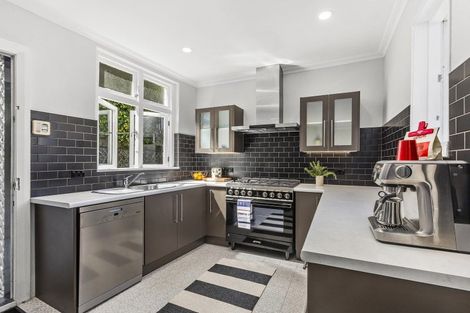 Photo of property in 19 Thorby Street, Northland, Wellington, 6012