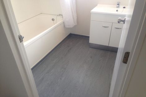 Photo of property in 17 Cretian Crescent, Henderson, Auckland, 0612