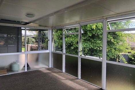 Photo of property in 7 Maroubra Place, Botany Downs, Auckland, 2010