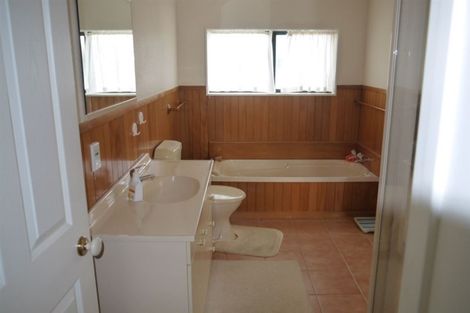 Photo of property in 7 Oakwood Place, Pukekohe, 2120