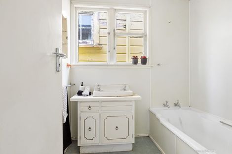 Photo of property in 55 Hanover Street, Wadestown, Wellington, 6012