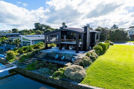 Photo of property in 25 Waitemata Drive, One Tree Point, 0118