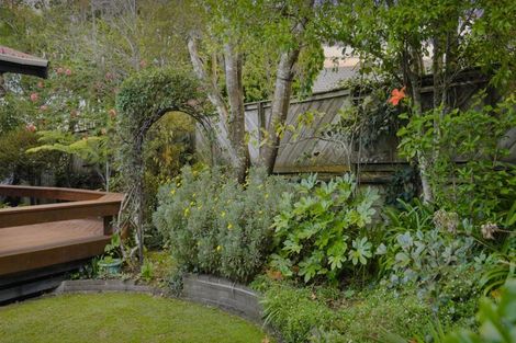 Photo of property in 124 West Harbour Drive, West Harbour, Auckland, 0618