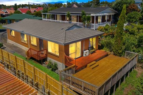Photo of property in 35e Edmonton Road, Henderson, Auckland, 0612