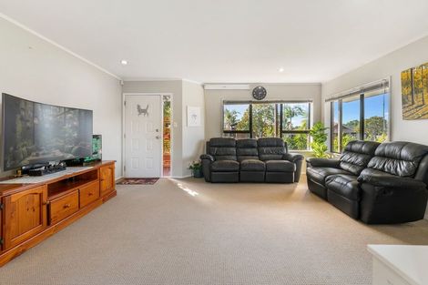 Photo of property in 1 Kenwick Place, Burswood, Auckland, 2013