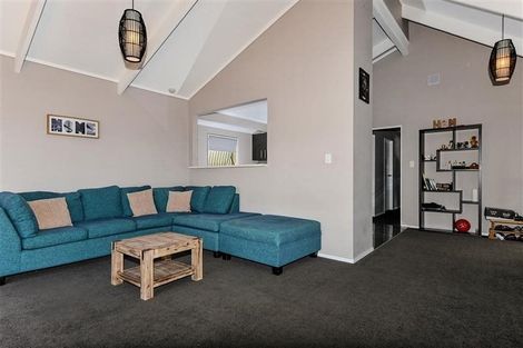 Photo of property in 2/44 Lilburn Crescent, Massey, Auckland, 0614