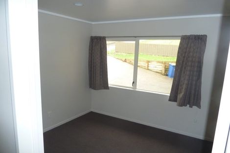 Photo of property in 68a Awaroa Road, Sunnyvale, Auckland, 0612